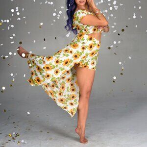 Emery Rose Sunflower High Low Two piece Outfit - size M